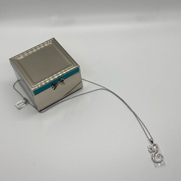 Silver necklace with letter E pendant, diamond CZ. - Picture 4 of 8